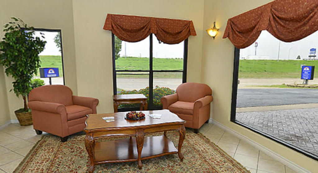 Americas Best Value Inn Hillsboro Extérieur photo